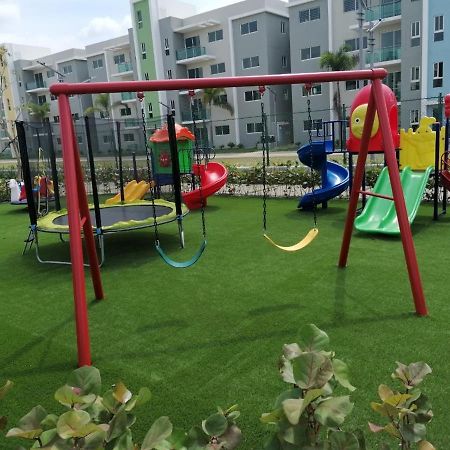 Confortable apartamento de 3 tres habitaciones, con hermosa vista de area verde, ademas de piscinas y juegos infantiles en area recreativa Santiago De Los Caballeros Exterior foto