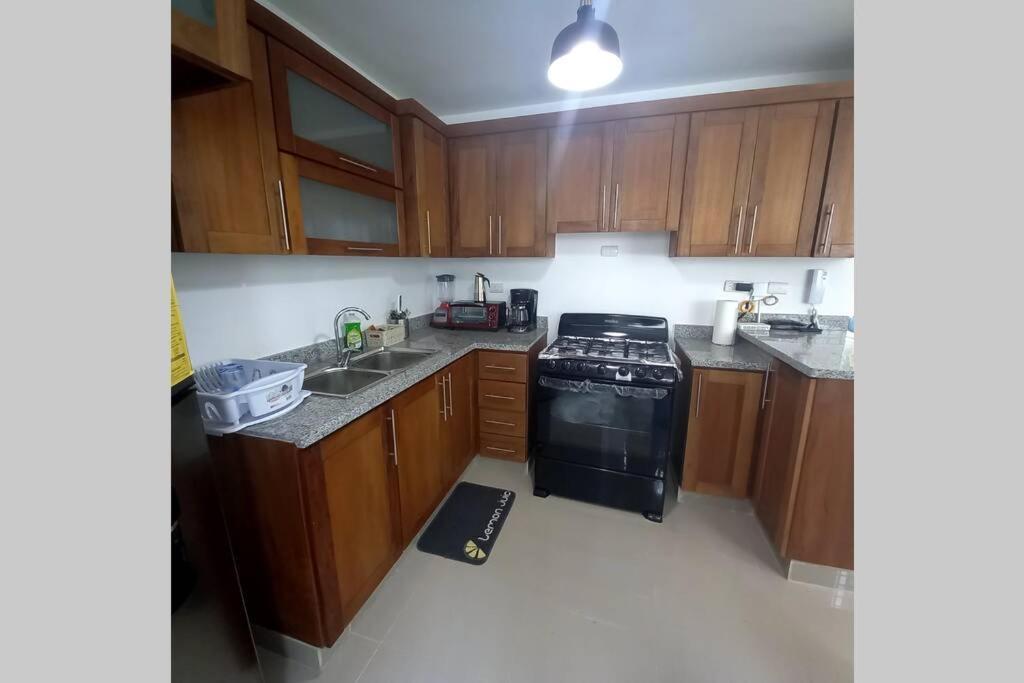 Confortable apartamento de 3 tres habitaciones, con hermosa vista de area verde, ademas de piscinas y juegos infantiles en area recreativa Santiago De Los Caballeros Exterior foto